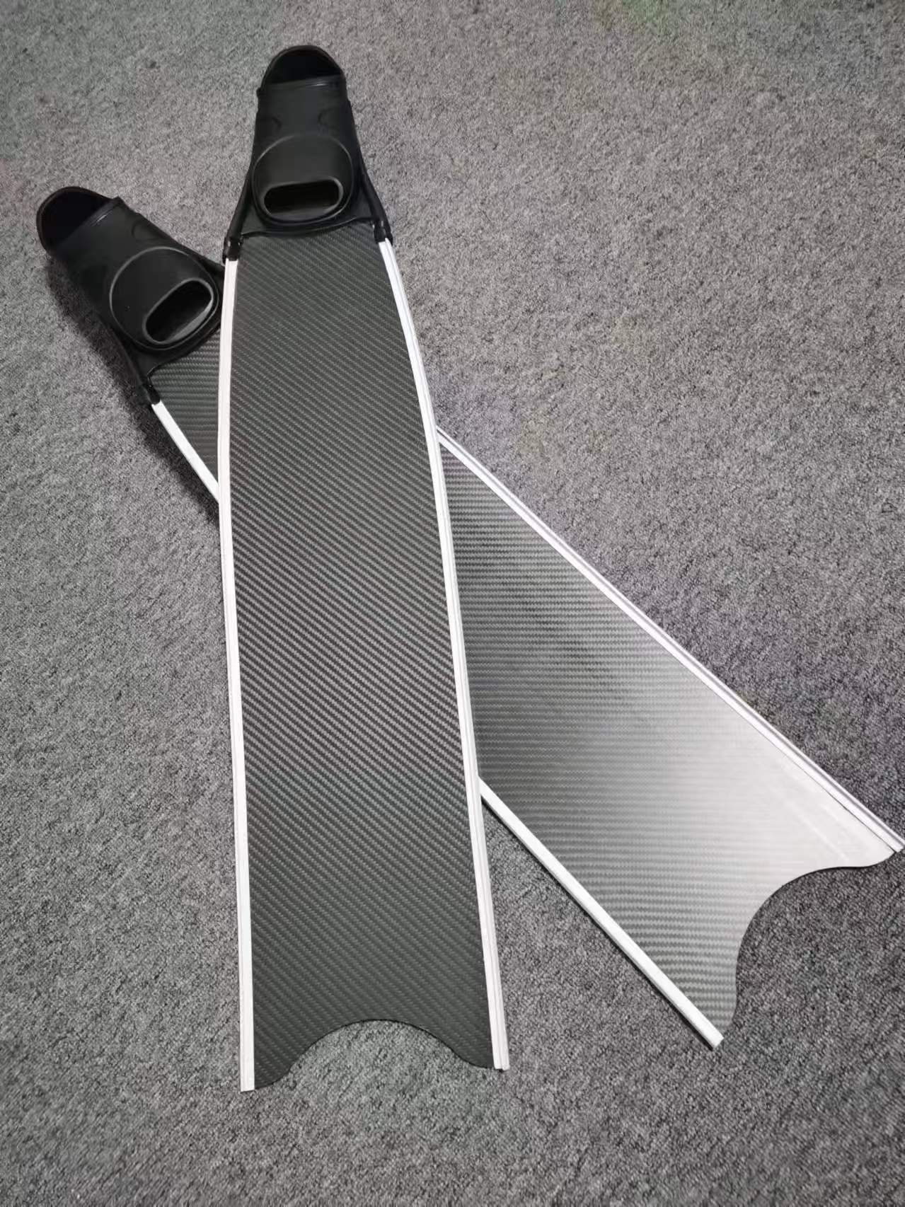 High-Performance Carbon Fiber Fins for Professional Divers - Image 2