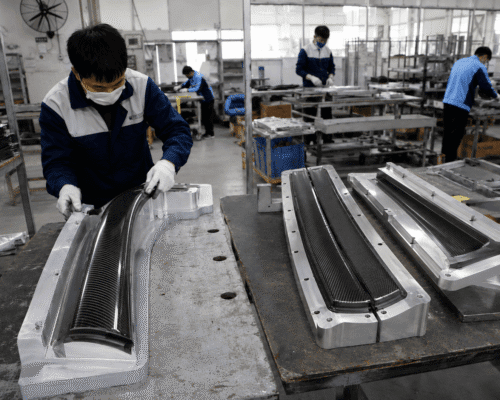Carbon Fiber One-Piece Molding vs Split Mold Process: Pros, Cons, and Applications
