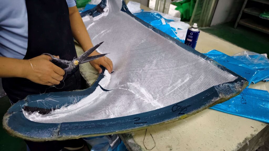 dry carbon vs wet carbon mold 2