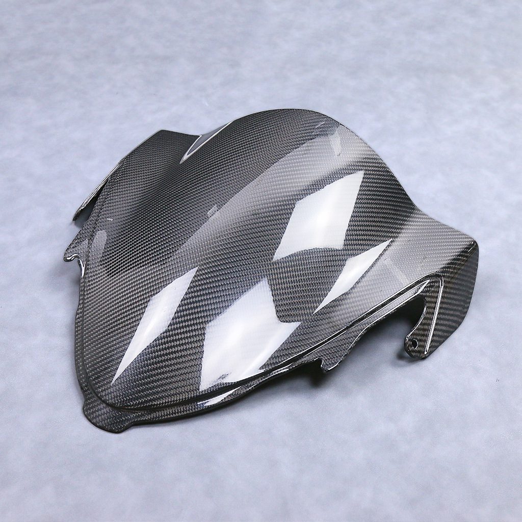 High-Quality Dry Carbon Fiber Windscreen for Suzuki Hayabusa 2022+ - Image 4