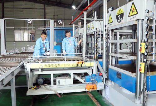 how to avoid carbon fiber supplier risk